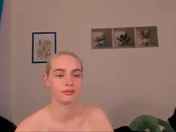 OliviaKisss  live sex cam