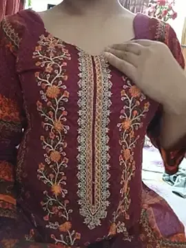 Tanha18  live sex cam