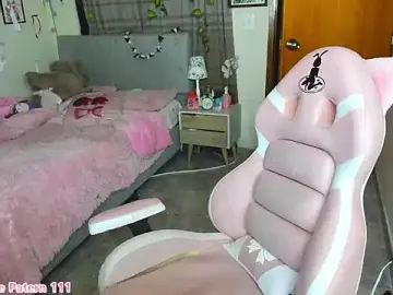 Charlott7  live sex cam