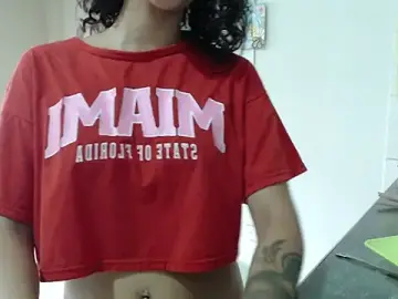 AlinaWoolf_  live sex cam