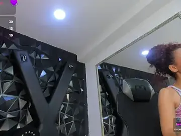 DalayMoore  live sex cam
