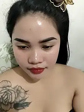 Itsyrcreamy  live sex cam