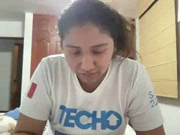 Kmiii21  live sex cam