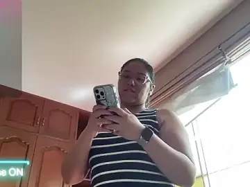 Kmiii21  live sex cam