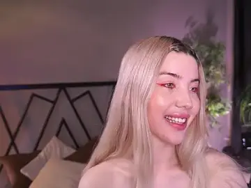 LindaThacker  live sex cam