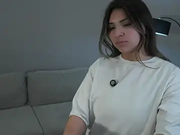 SueSlovak  live sex cam