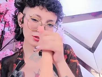 Calioperoux  live sex cam