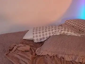 Sweetlittlevenus  live sex cam