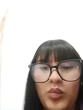 Emily-7  live sex cam