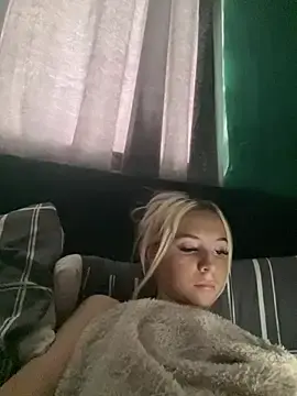Glowing_Manny_Riah  live sex cam