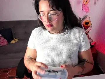 Kuutar  live sex cam