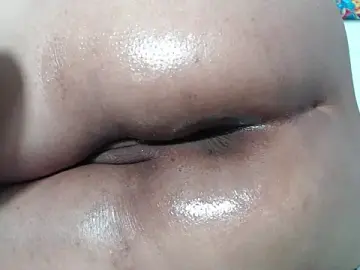 Gina_lis  live sex cam