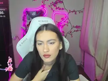 AdeleLuu  live sex cam