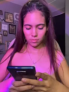 Michis69  live sex cam