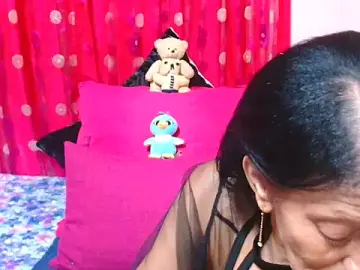 SLUTTYROXY  live sex cam