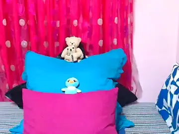 SLUTTYROXY  live sex cam