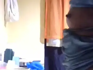 Bootiq  live sex cam