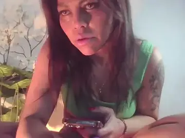 Dolcezzastella  live sex cam