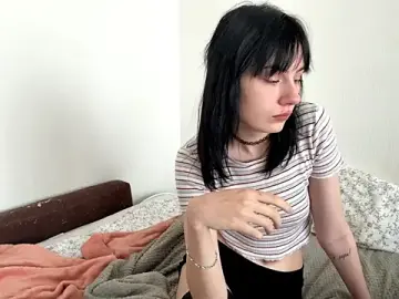 YellyRoberta  live sex cam
