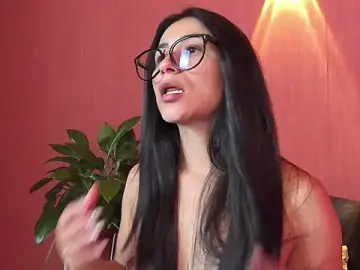 ChloeTurner_  live sex cam