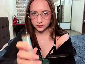 LioraVanta  live sex cam