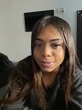Robinzitah  live sex cam