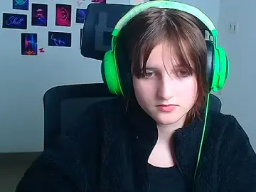 Alice_Wonderme  live sex cam