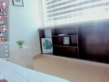 Caroline_Millerr  live sex cam