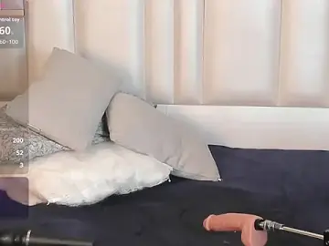 LiaHilton2  live sex cam