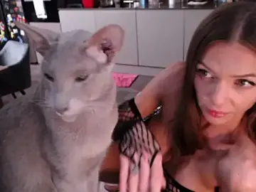 Hurricane_Kat  live sex cam