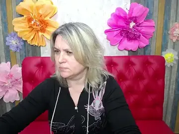 VickyRobins  live sex cam