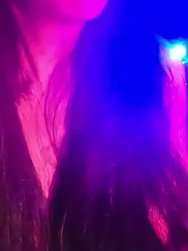 Aloneathome  live sex cam