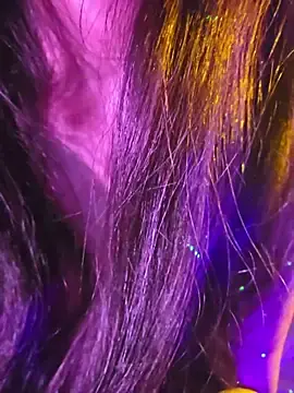 Aloneathome  live sex cam
