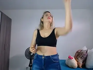 Candydowson1  live sex cam