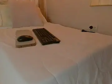 Isabela__x  live sex cam