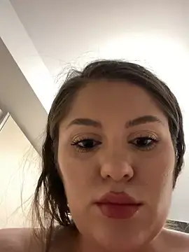 Layla-  live sex cam