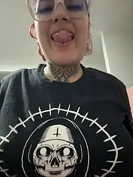 MargothWolfe  live sex cam