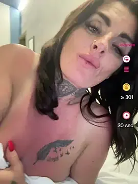 ScarletEire  live sex cam