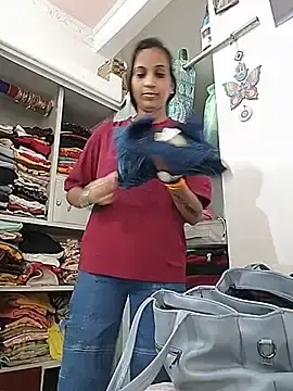 Sexy-Kajal2  live sex cam