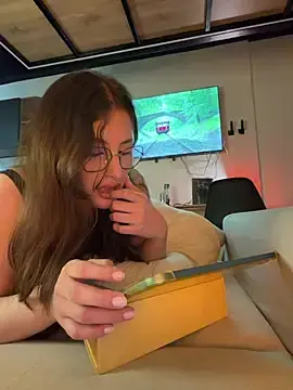 Sweet-daisha  live sex cam