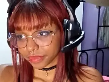 Emilycloves  live sex cam