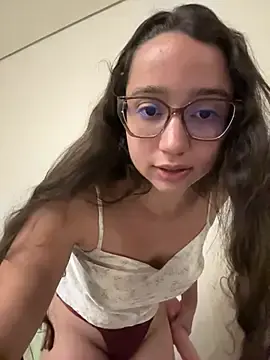 Tifa_18  live sex cam