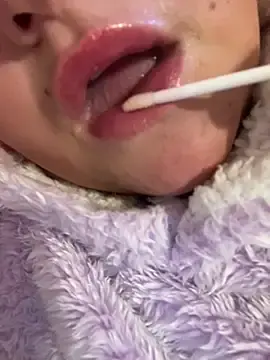 LittleMissIrelandx  live sex cam