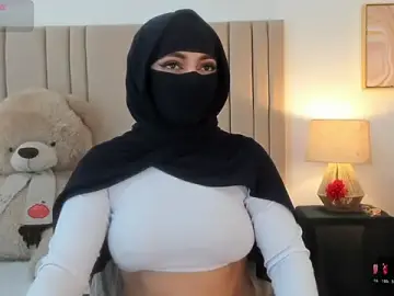 Izadii  live sex cam