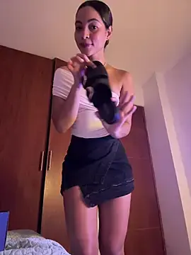 AkiraY10  live sex cam
