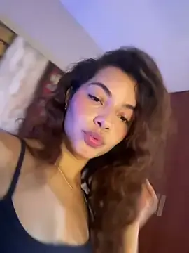 AkiraY10  live sex cam