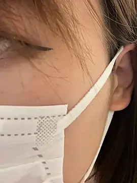 Hiiichan88  live sex cam