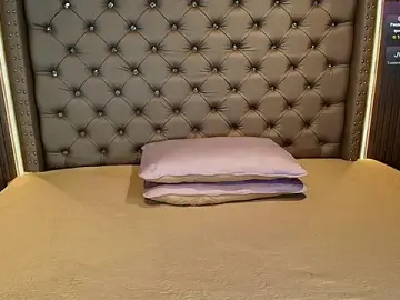 MIA_lyssy  live sex cam