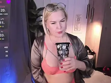 YolandaKiss  live sex cam