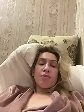 Mia-kis  live sex cam